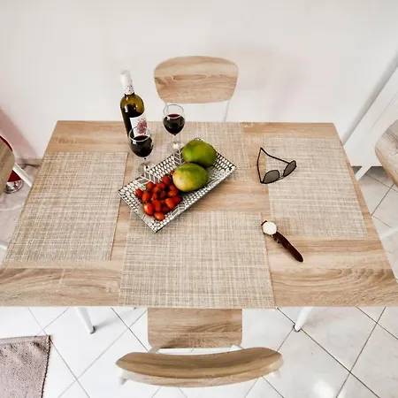 Helen By The River Apartament