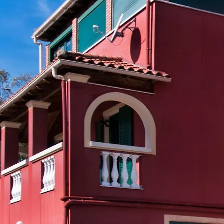 Helen By The River * Potamós